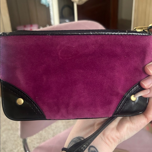 Juicy Couture vintage Magenta Wristlet - Picture 2 of 6
